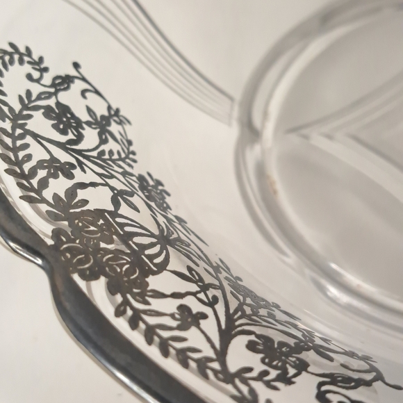 Vintage glass bowl silver floral and leaves overlay double handle scalloped edge - Picture 5 of 8